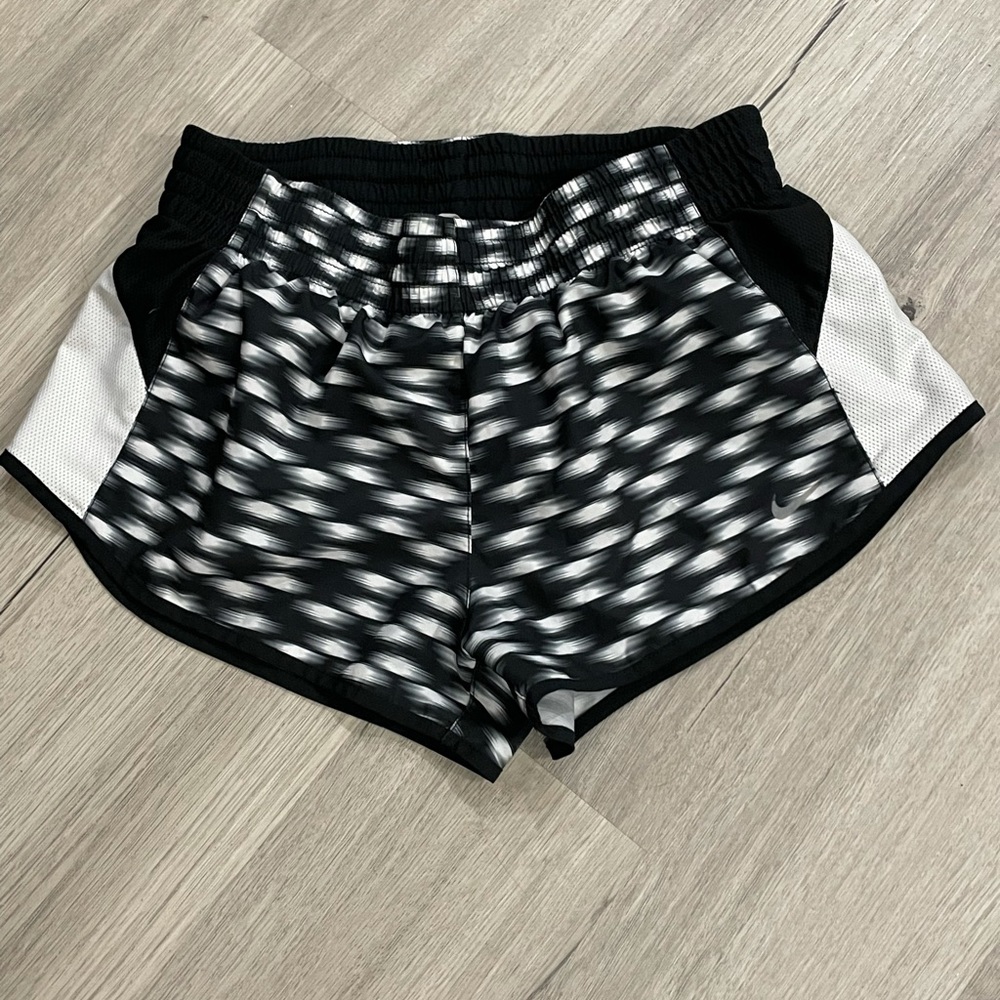 NIKE DRI-FIT Women's Lined Running Shorts S. Small